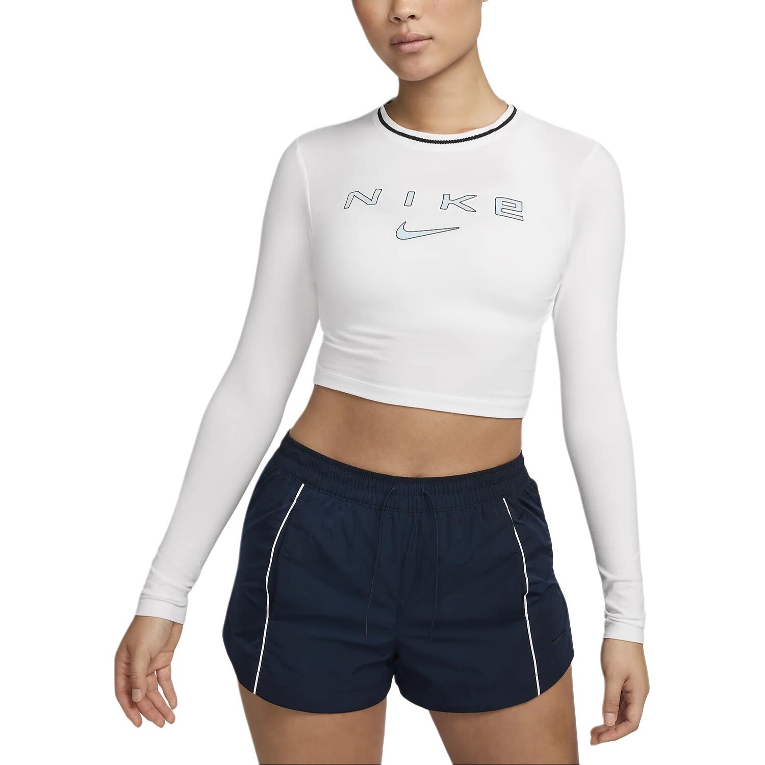 Укороченный топ женский белый Nike 
Укороченный топ женский белый Nike