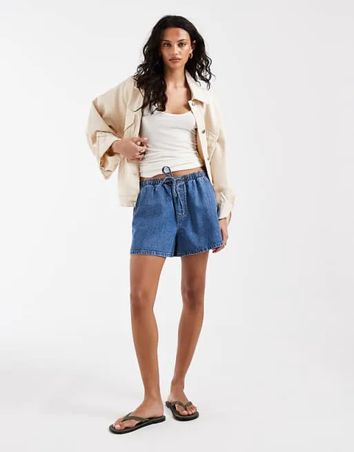 Синие джинсовые шорты ASOS DESIGN
Синие джинсовые шорты ASOS DESIGN