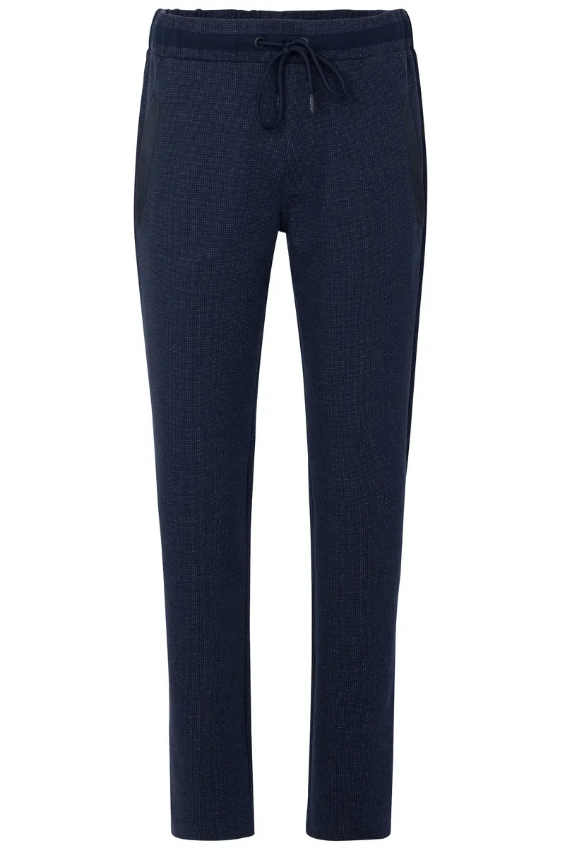 Спортивные штаны bugatti с двухцветной структурой, цвет морской волны
Спортивные штаны bugatti с двухцветной структурой, цвет морской волны