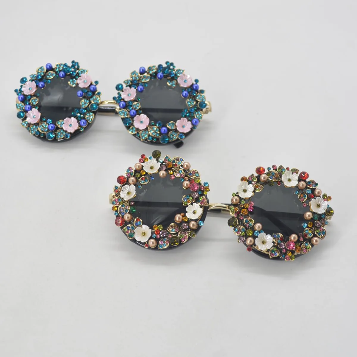 Популярные солнцезащитные очки с бриллиантами для женщин и мужчин, модные круглые панк-очки со стразами, ретро-очки для женщин, черные, UV400 N47 mincl, Blue
Популярные солнцезащитные очки с бриллиантами для женщин и мужчин, модные круглые панк-очки со стразами, ретро-очки для женщин, черные, UV400 N47 mincl, Blue