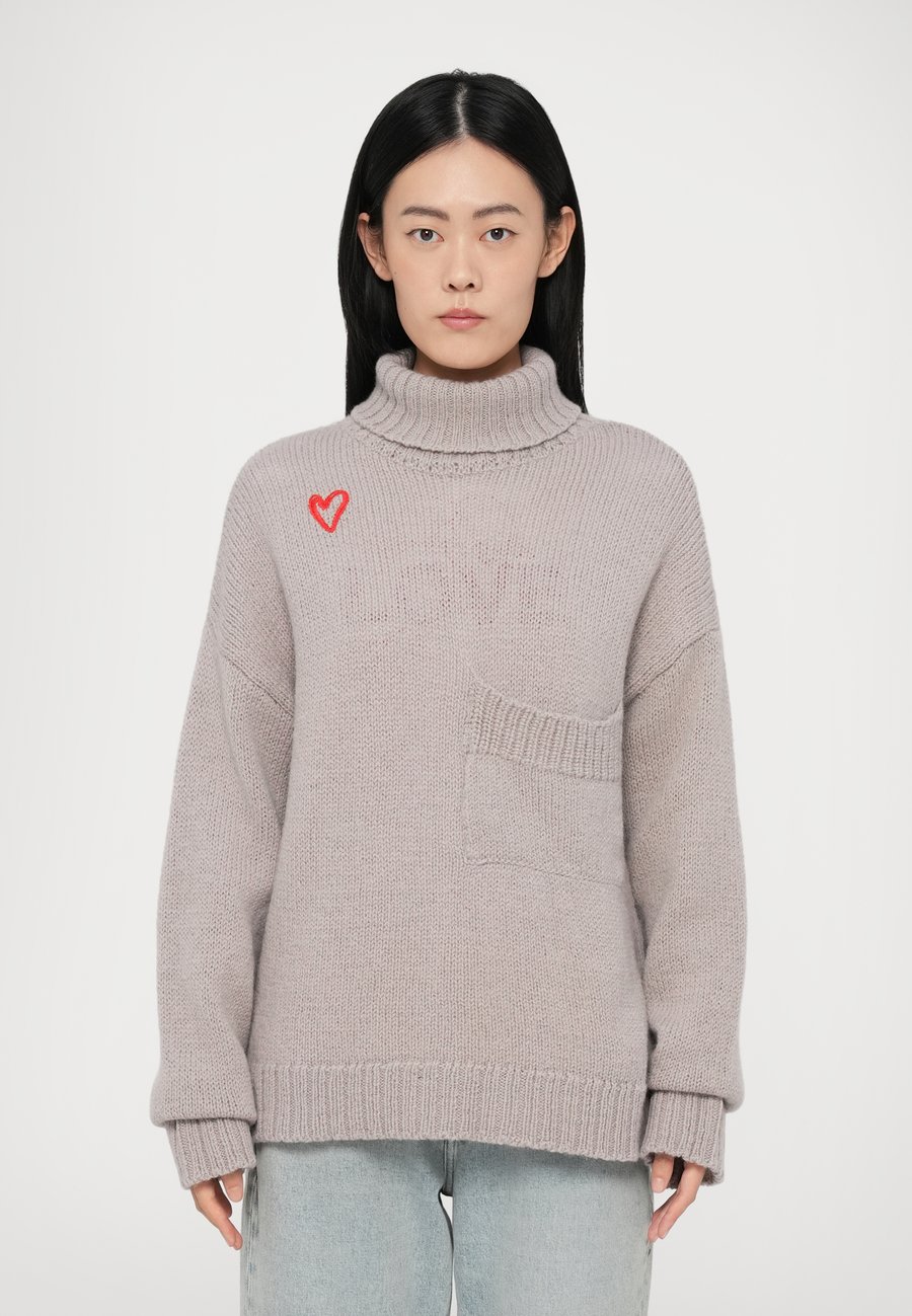 Джемпер Fiorucci WOMEN CUPID ELBOW PATCH TURTLENECK SWEATER, Grey
Джемпер Fiorucci WOMEN CUPID ELBOW PATCH TURTLENECK SWEATER, Grey