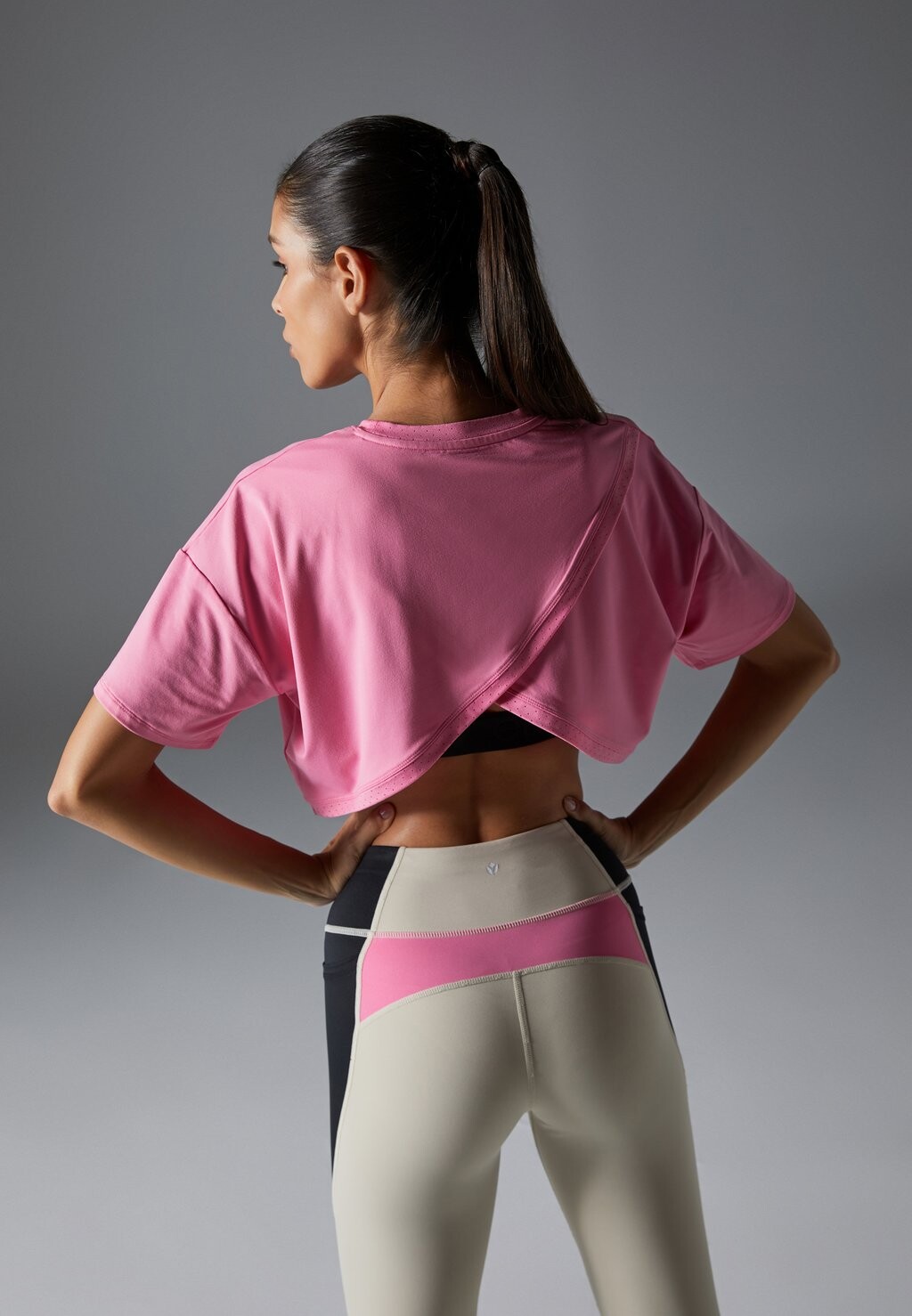 Принт на футболке Even&Odd, розовый
Принт на футболке Even&Odd, розовый