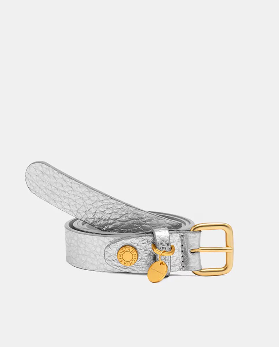 Женский ремень Gianni Chiarini из серебристой пузырчатой кожи. Шарм и заклепка с логотипом, серебряный
Женский ремень Gianni Chiarini из серебристой пузырчатой кожи. Шарм и заклепка с логотипом, серебряный