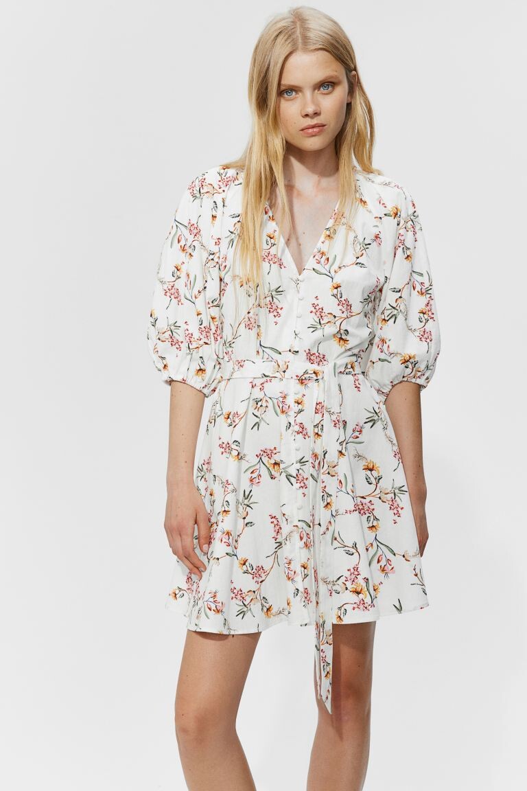 Хлопковое платье с поясом H&M, бежевый 
Хлопковое платье с поясом H&M, бежевый