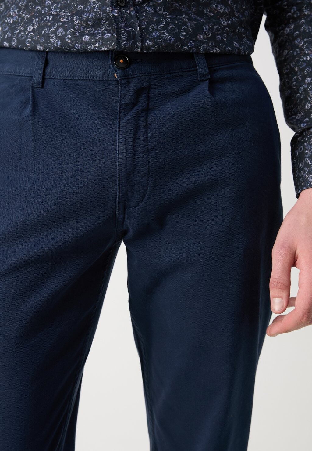 Чиносы PLEATED BOSS, темно-синий
Чиносы PLEATED BOSS, темно-синий