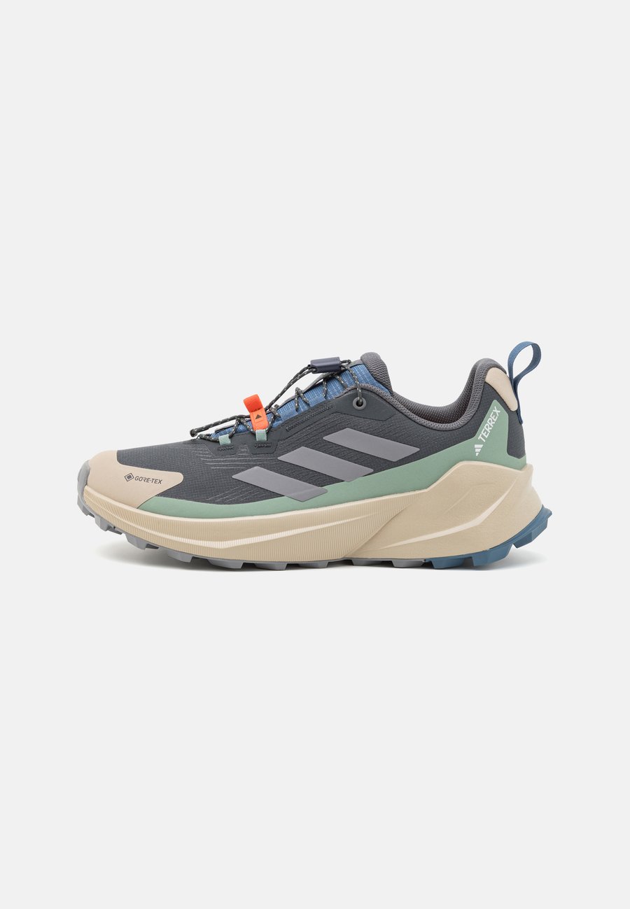Кроссовки Adidas Terrex TRAILMAKER 2 GORE TEX SPEED LACE, Carbon/Grey Three/Silver Green/Beige
Кроссовки Adidas Terrex TRAILMAKER 2 GORE TEX SPEED LACE, Carbon/Grey Three/Silver Green/Beige