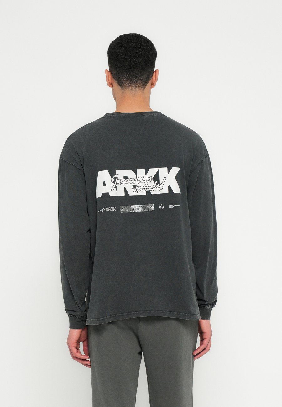 Топ ARKK Copenhagen UNISEX, Black
Топ ARKK Copenhagen UNISEX, Black