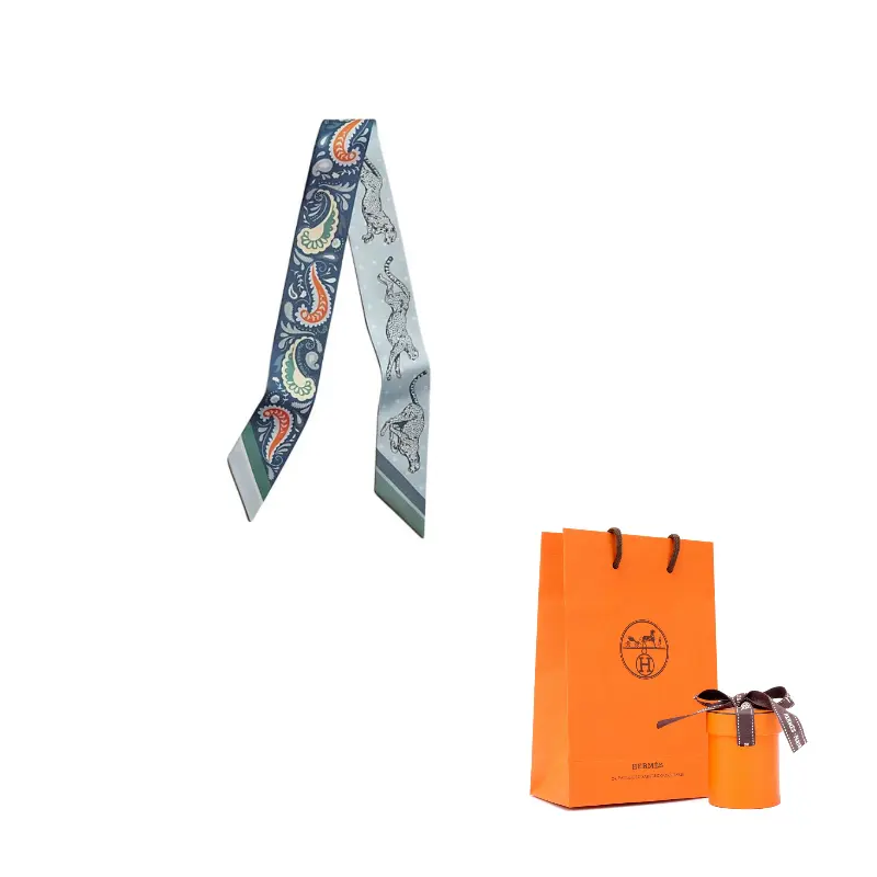 HERMES Шелковый шенголовый платок женский светло-голубой, Light Marine Blue
HERMES Шелковый шенголовый платок женский светло-голубой, Light Marine Blue