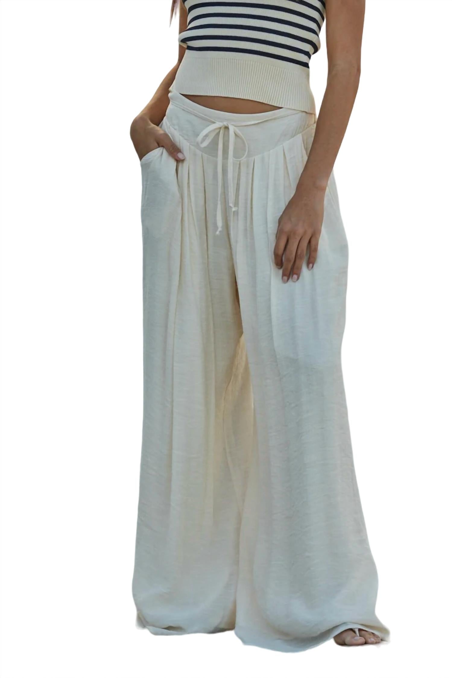 Гладкие парусные тканые брюки в натуральном цвете By Together, цвет natural
Гладкие парусные тканые брюки в натуральном цвете By Together, цвет natural