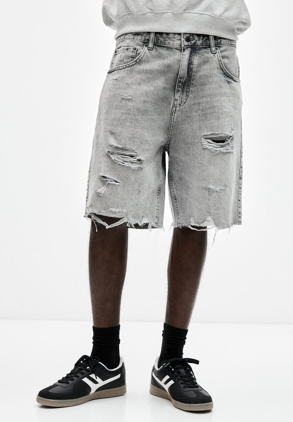 Джинсовые шорты PULL&BEAR, темно-серый
Джинсовые шорты PULL&BEAR, темно-серый