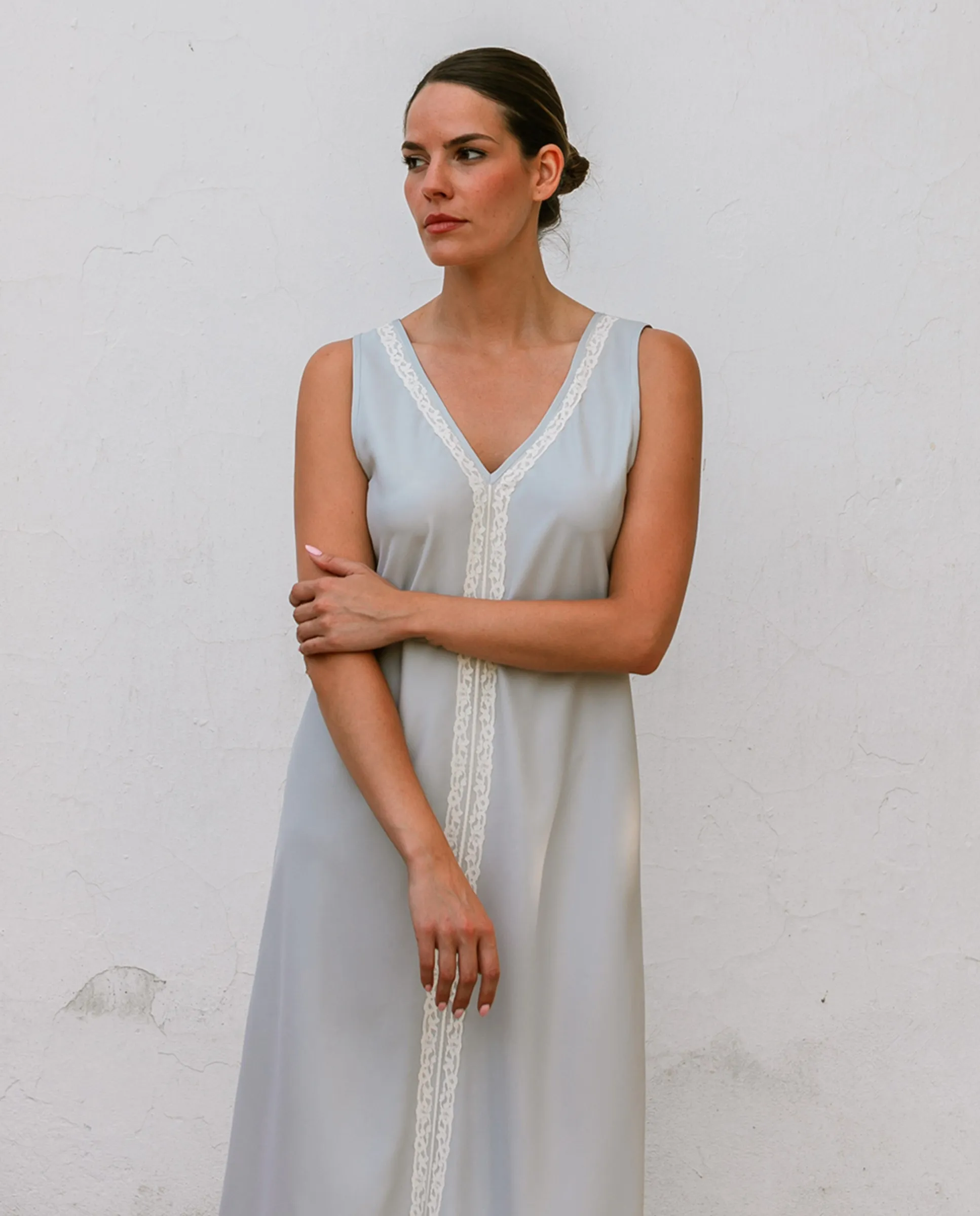 Женская ночная сорочка атласная с v-образным вырезом и двойным кружевом Diseño2, светло-серый
Женская ночная сорочка атласная с v-образным вырезом и двойным кружевом Diseño2, светло-серый