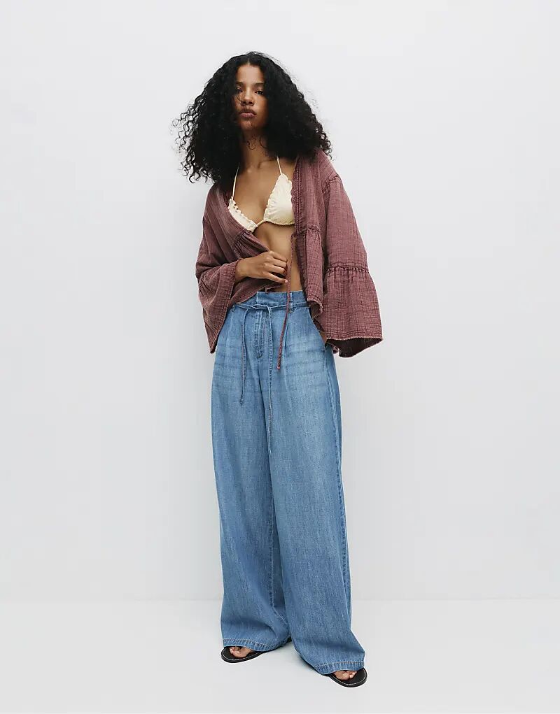 Джинсы Pull&Bear Wide-Bear со шнурком, средне-синего цвета
Джинсы Pull&Bear Wide-Bear со шнурком, средне-синего цвета