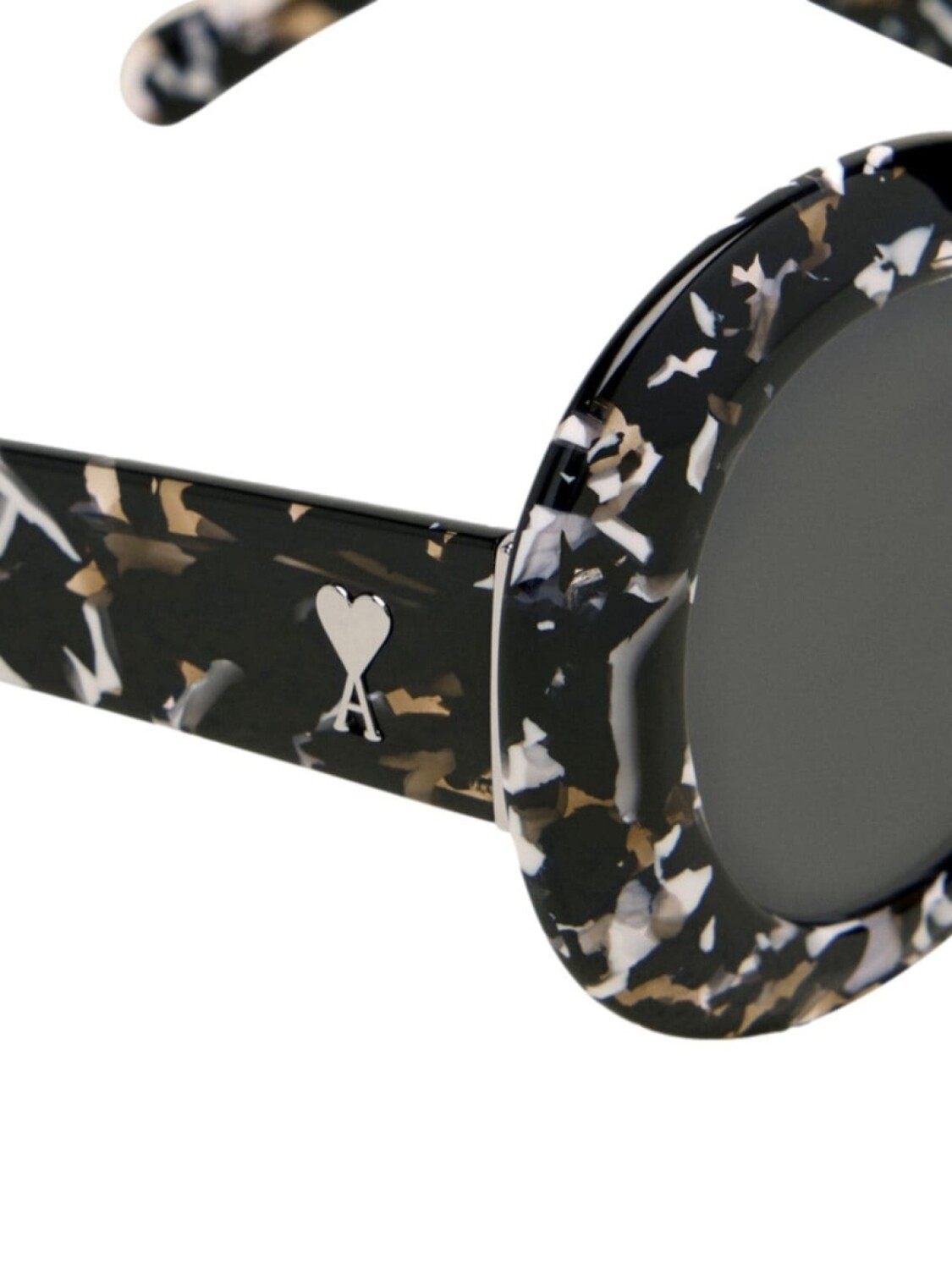 AMI Paris солнцезащитные очки Ami de Coeur округлой черепаховой формы, черный
AMI Paris солнцезащитные очки Ami de Coeur округлой черепаховой формы, черный