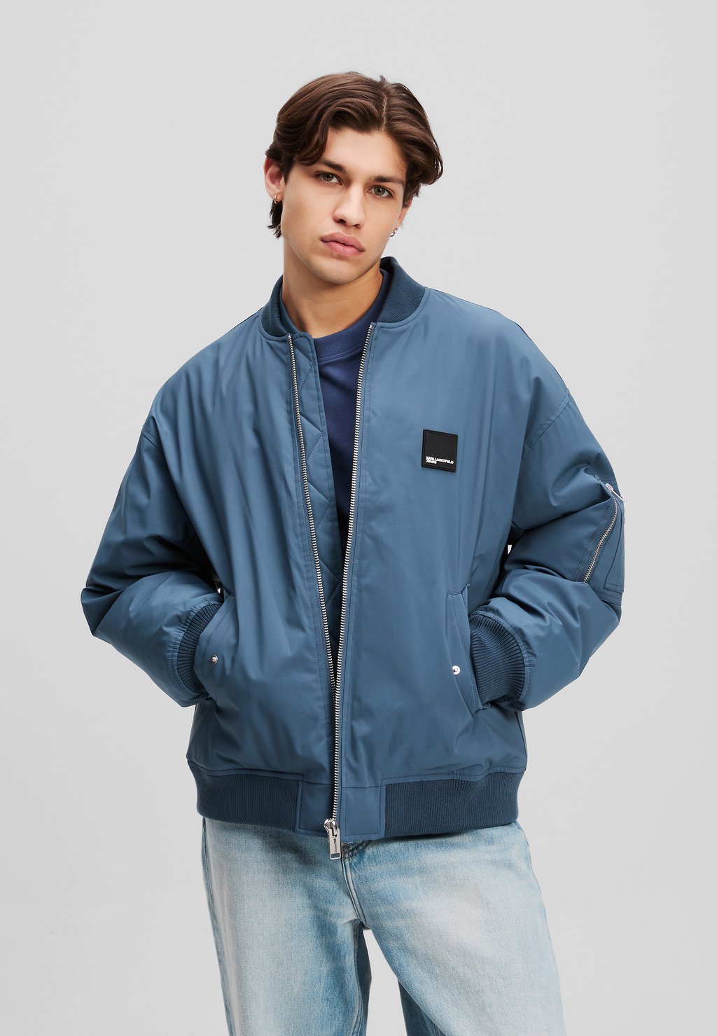 Куртка-бомбер KARL LAGERFELD JEANS, темно-синий
Куртка-бомбер KARL LAGERFELD JEANS, темно-синий