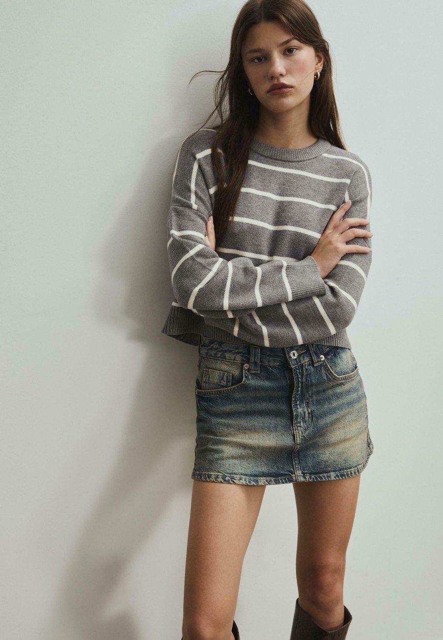 Джемпер Stradivarius STRIPED CROPPED, Dark Grey
Джемпер Stradivarius STRIPED CROPPED, Dark Grey