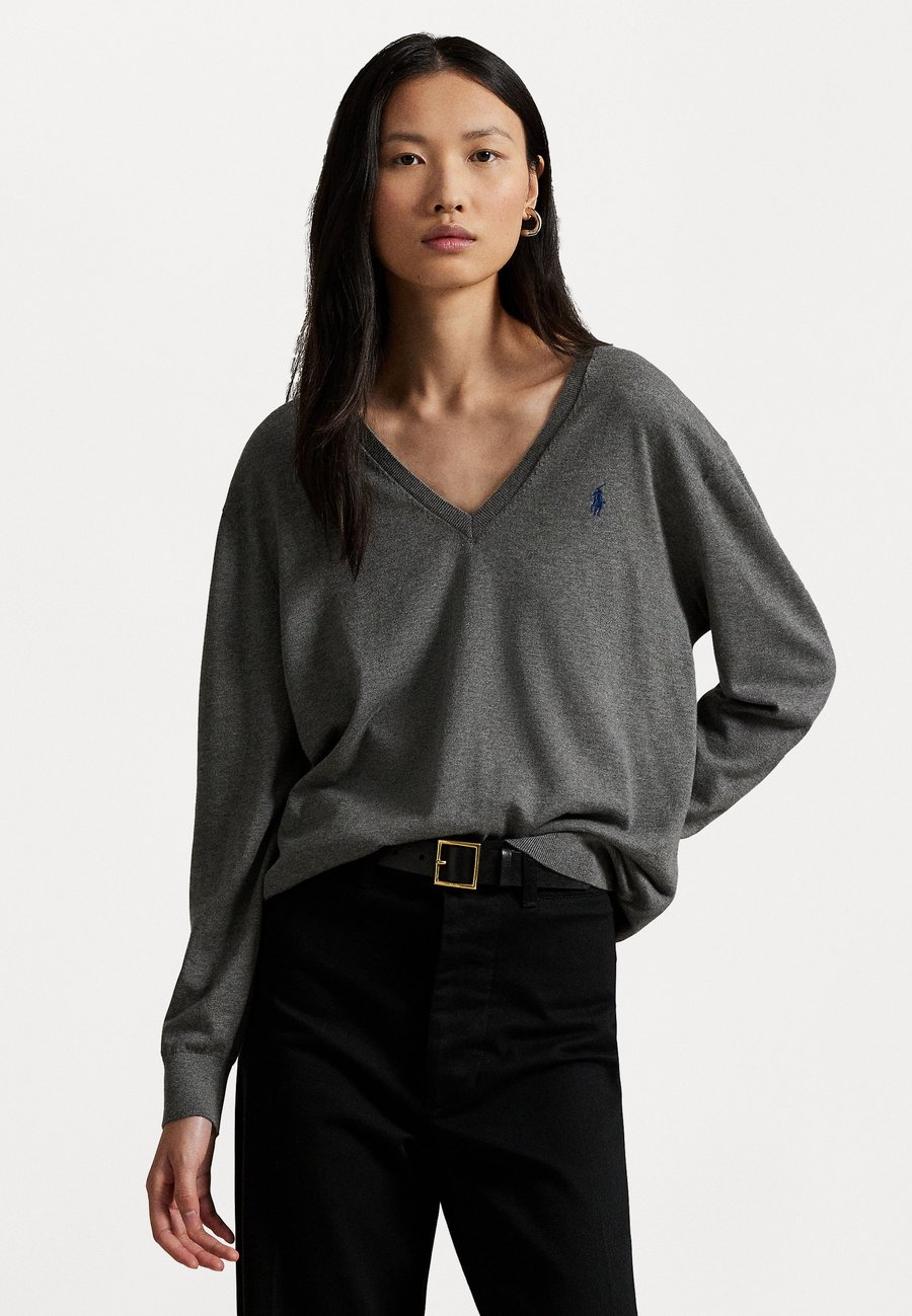 Джемпер Polo Ralph Lauren COTTON V-NECK SWEATER, Antique Heather/Grey
Джемпер Polo Ralph Lauren COTTON V-NECK SWEATER, Antique Heather/Grey