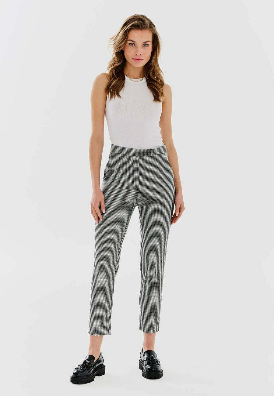 Брюки NAOKO MODERN MOVEMENT, Grey
Брюки NAOKO MODERN MOVEMENT, Grey