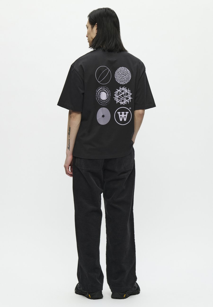 Футболка DOUBLE A BY W.W. LIAM TEE , Black
Футболка DOUBLE A BY W.W. LIAM TEE , Black