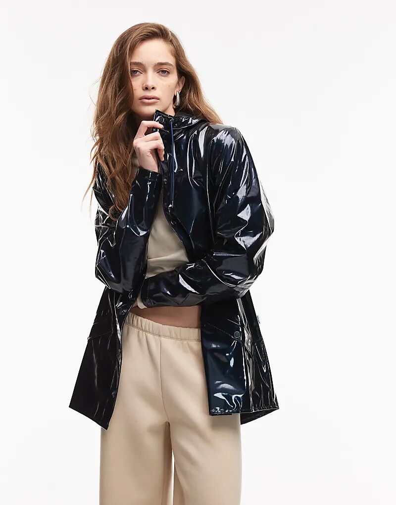 Водонепроницаемая короткая куртка Rains 12010 на молнии, темно-синего цвета, блестящая
Водонепроницаемая короткая куртка Rains 12010 на молнии, темно-синего цвета, блестящая