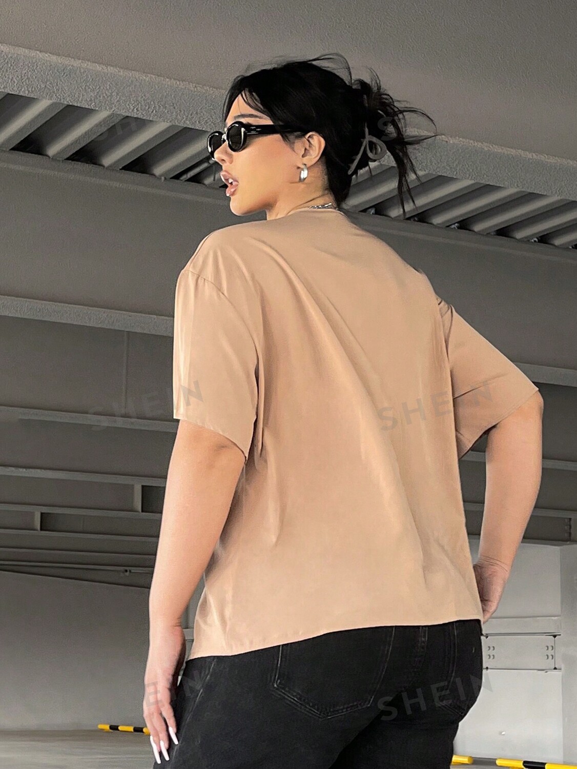 POPSWAY Плюс Блузка с заниженными плечами и буквенным принтом Shein, кофейно-коричневый 
POPSWAY Плюс Блузка с заниженными плечами и буквенным принтом Shein, кофейно-коричневый