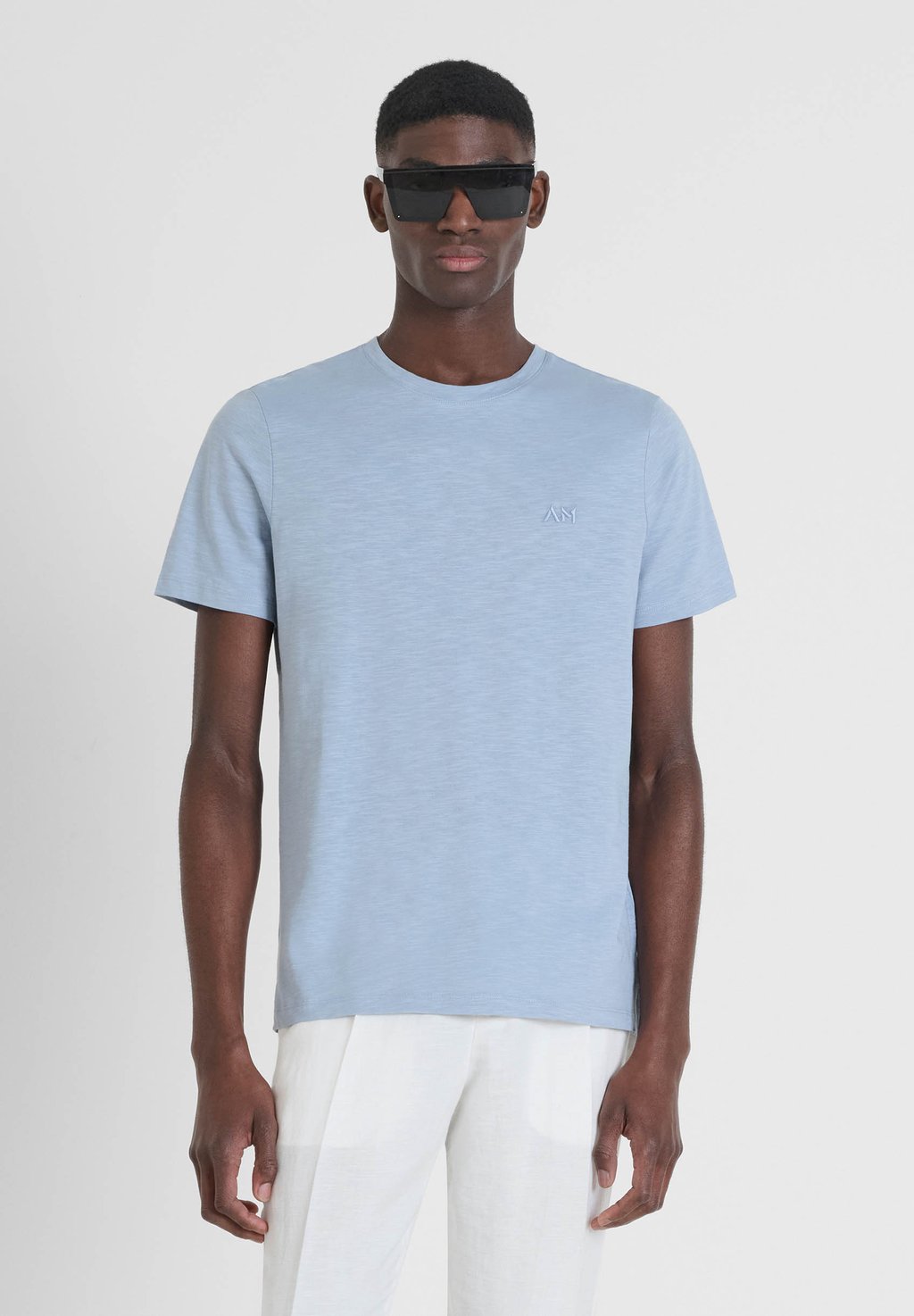 Базовая футболка REGULAR FIT IN WITH EMBROIDERED LOGO Antony Morato, светло-голубой
Базовая футболка REGULAR FIT IN WITH EMBROIDERED LOGO Antony Morato, светло-голубой