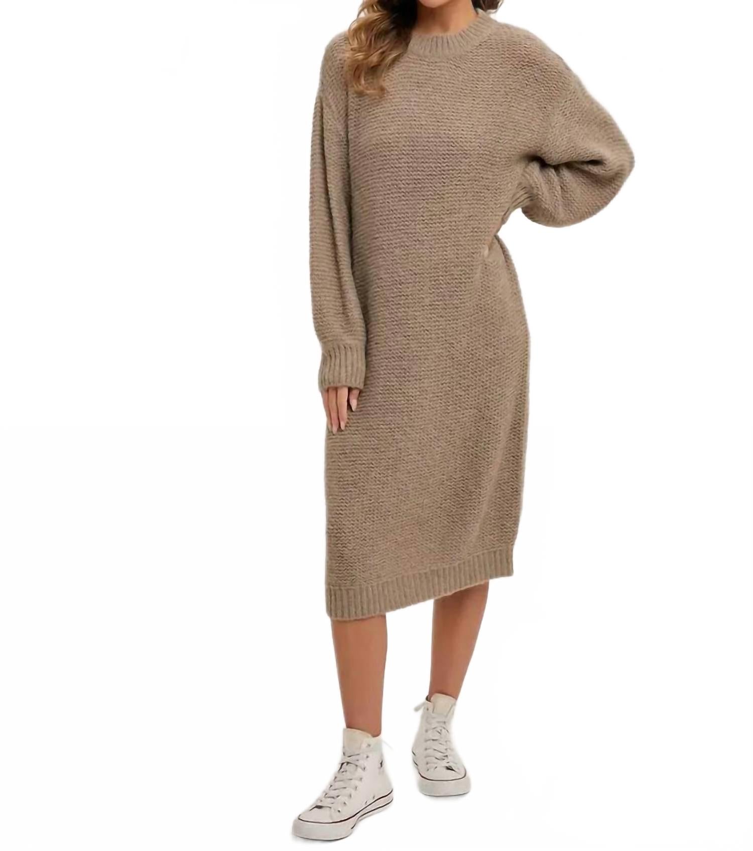 Объемное легкое вязаное платье-свитер в цвете гриб BluIvy, Mushroom
Объемное легкое вязаное платье-свитер в цвете гриб BluIvy, Mushroom