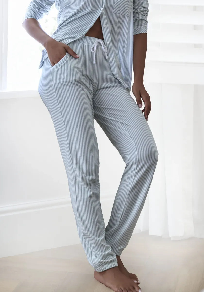 Пижамные брюки S.Oliver с боковыми карманами, зеленый
Пижамные брюки S.Oliver с боковыми карманами, зеленый