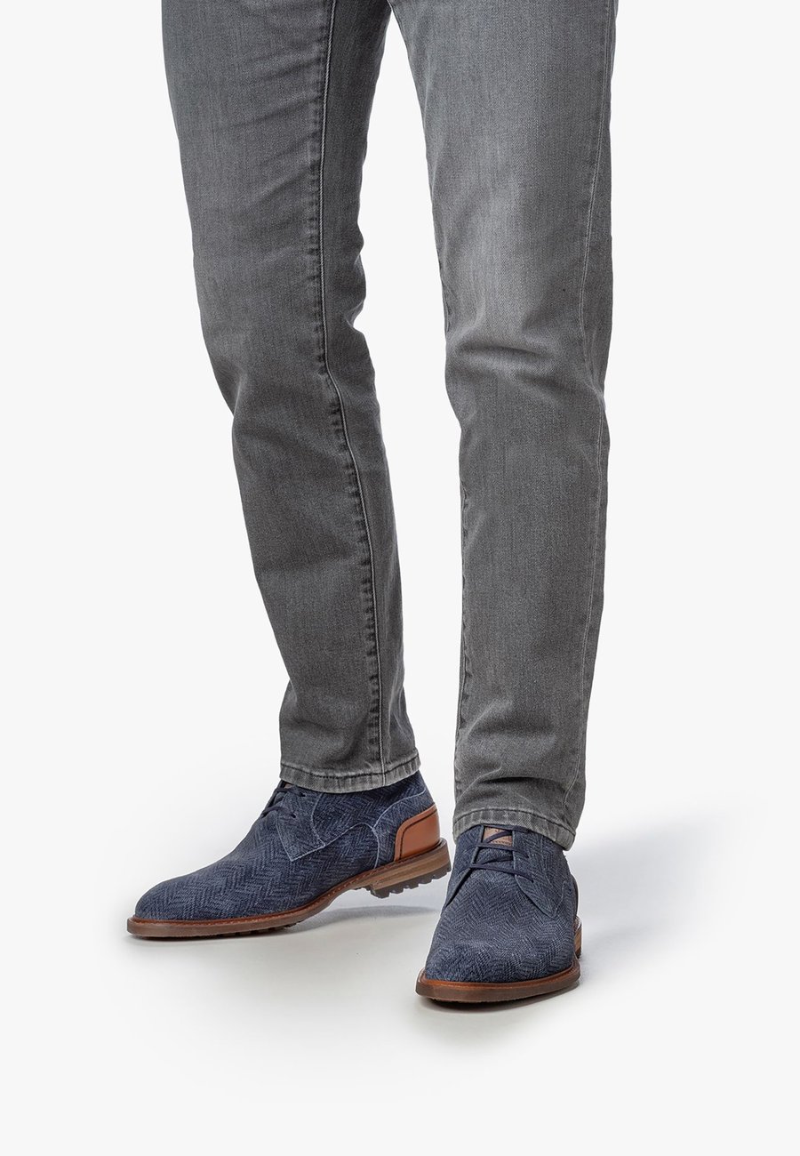 Ботинки Floris van Bommel Lace-up ankle boots, Darkblue/Dark Blue
Ботинки Floris van Bommel Lace-up ankle boots, Darkblue/Dark Blue