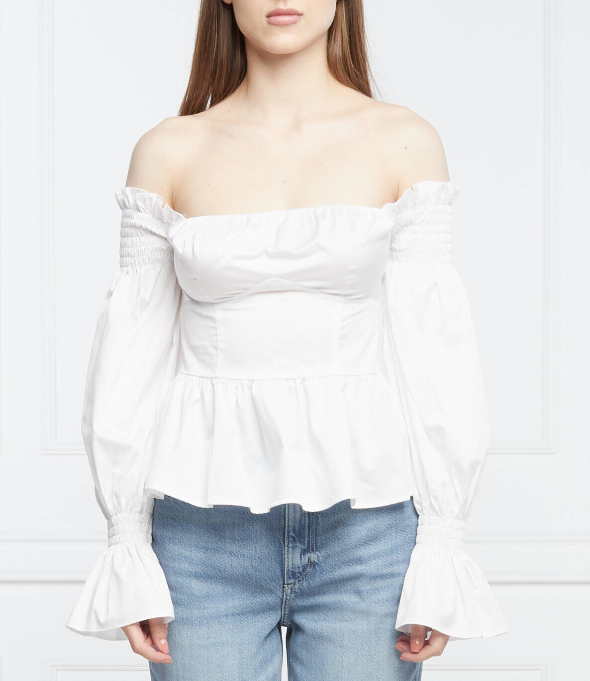 Блуза GUESS regular fit, белый 
Блуза GUESS regular fit, белый