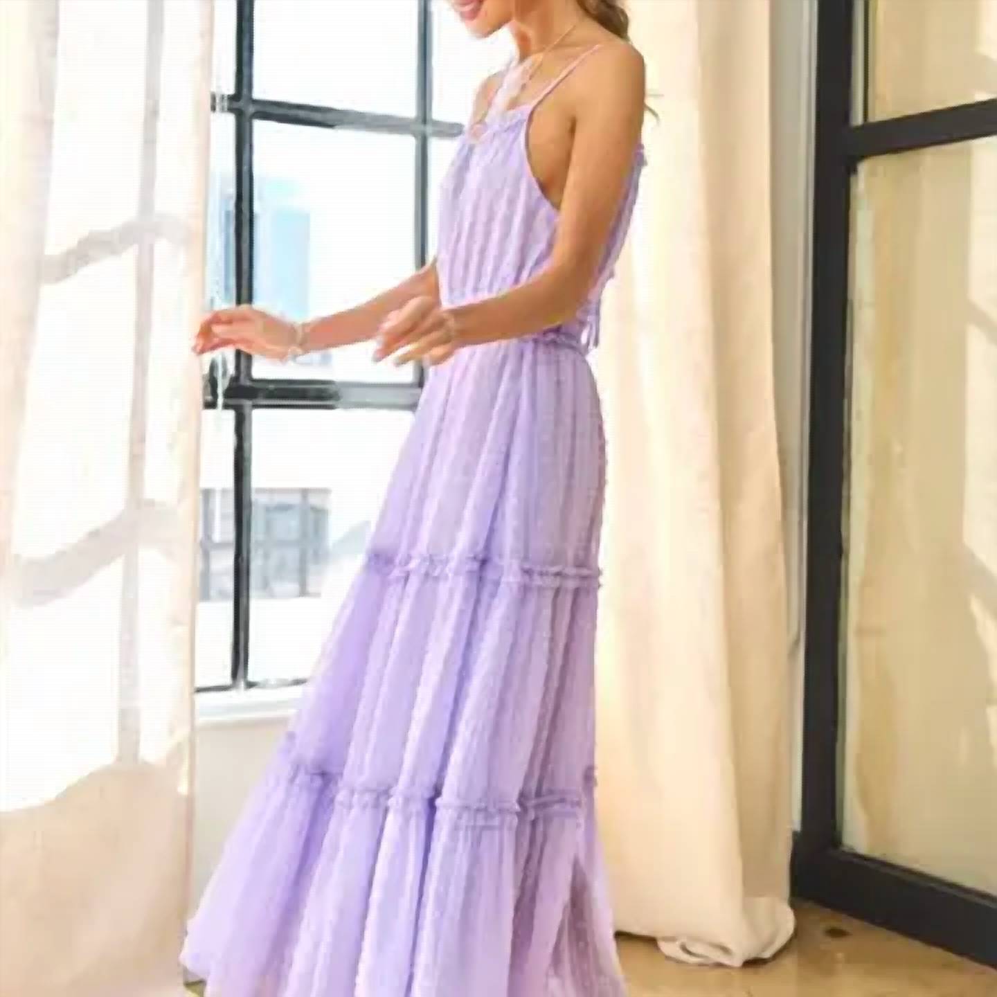 Текстурированное миди-платье с рюшами в горошек и бретелями-холтер в лавандовом цвете DAVI & DANI
Текстурированное миди-платье с рюшами в горошек и бретелями-холтер в лавандовом цвете DAVI & DANI