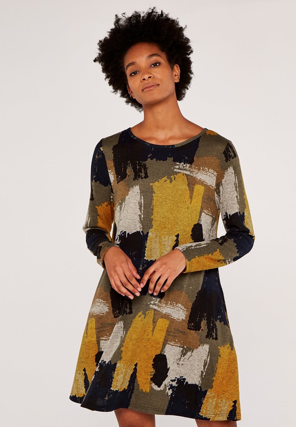 Повседневное платье PAINT STROKE SWING Apricot, темно-синий
Повседневное платье PAINT STROKE SWING Apricot, темно-синий