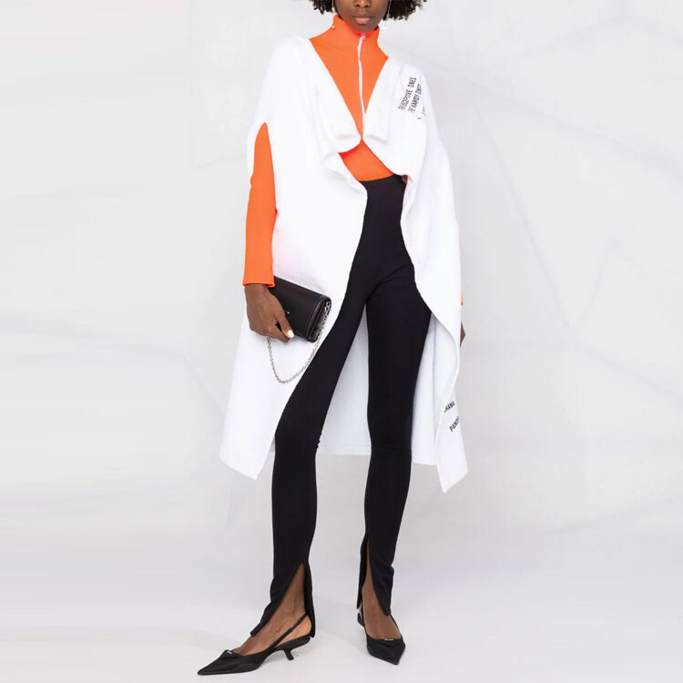 Накидка женская белая Prada
Накидка женская белая Prada