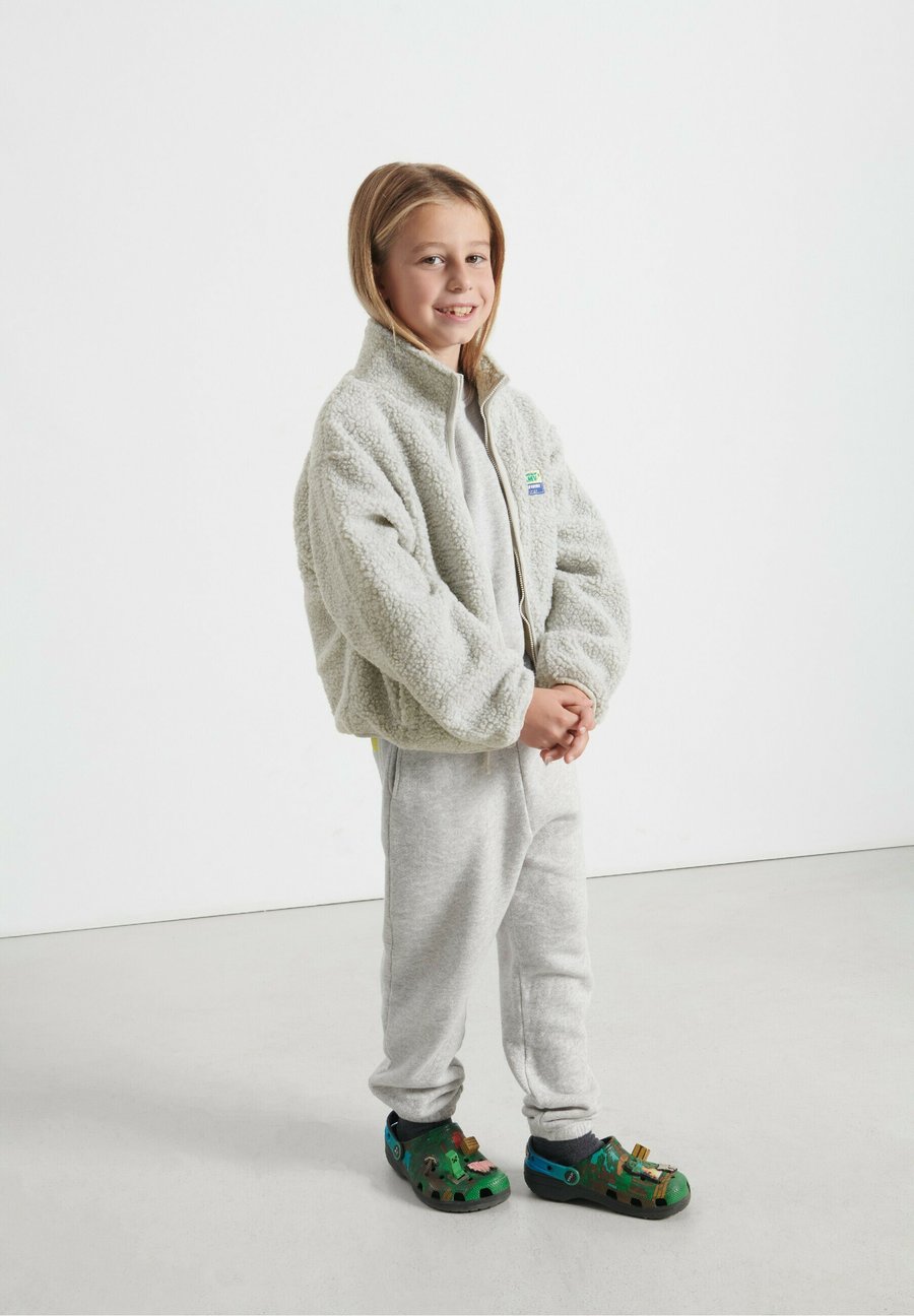 Флисовая куртка American Vintage HOKTOWN, Polaire Chine/Mottled Light Grey
Флисовая куртка American Vintage HOKTOWN, Polaire Chine/Mottled Light Grey