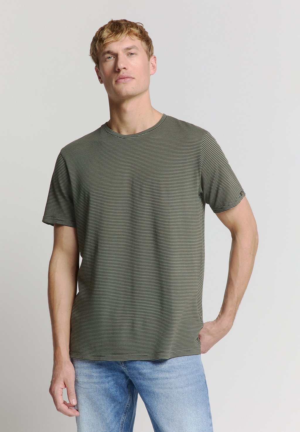 Футболка с принтом NO EXCESS, цвет Dark Steel
Футболка с принтом NO EXCESS, цвет Dark Steel