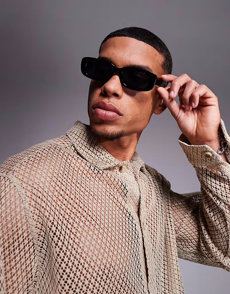 Солнцезащитные очки ASOS DESIGN в массивной прямоугольной оправе черного цвета 
Солнцезащитные очки ASOS DESIGN в массивной прямоугольной оправе черного цвета