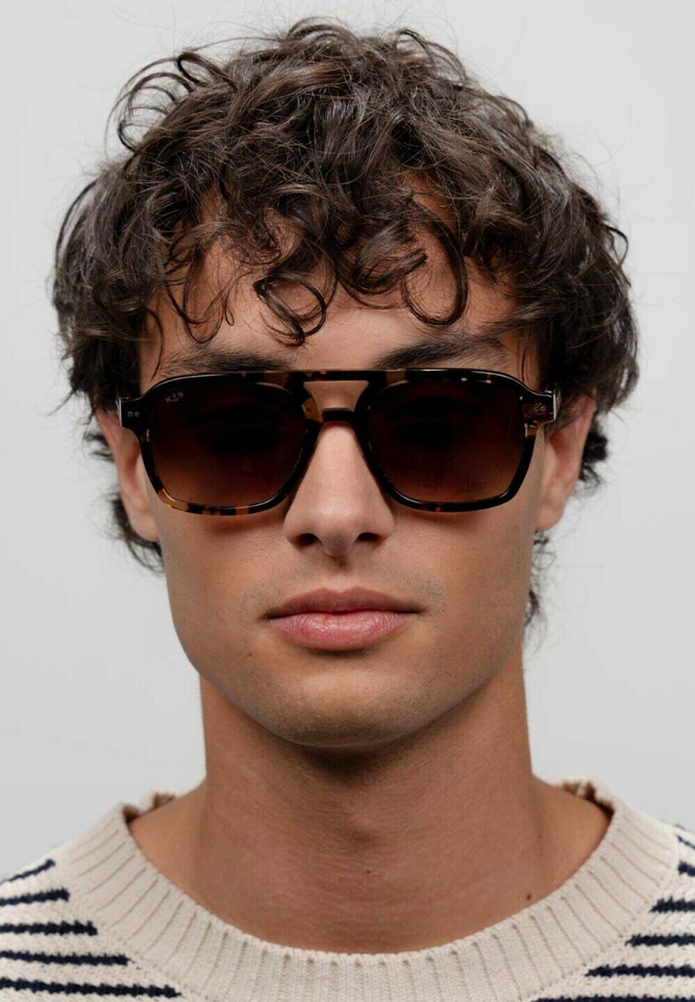 Солнцезащитные очки ZURICH EDGE Kapten & Son, коричневый
Солнцезащитные очки ZURICH EDGE Kapten & Son, коричневый