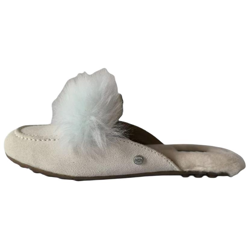 Закрытые тапочки Unisex UGG, белый
Закрытые тапочки Unisex UGG, белый