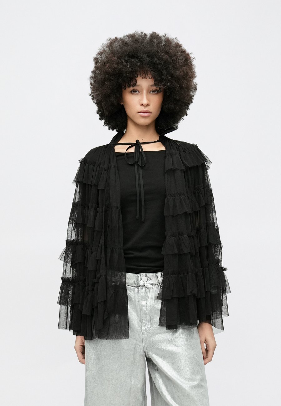 Блуза AllSaints AUDE RUFFLE CAPE, Black
Блуза AllSaints AUDE RUFFLE CAPE, Black