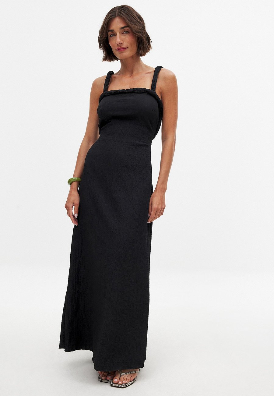 Платье NA-KD TWIST STRAP OPEN BACK, Black
Платье NA-KD TWIST STRAP OPEN BACK, Black
