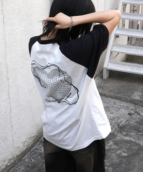 Футболка с коротким рукавом, свободного кроя, с металлическими буквами и гранж-логотипом Confirm, белый
Футболка с коротким рукавом, свободного кроя, с металлическими буквами и гранж-логотипом Confirm, белый