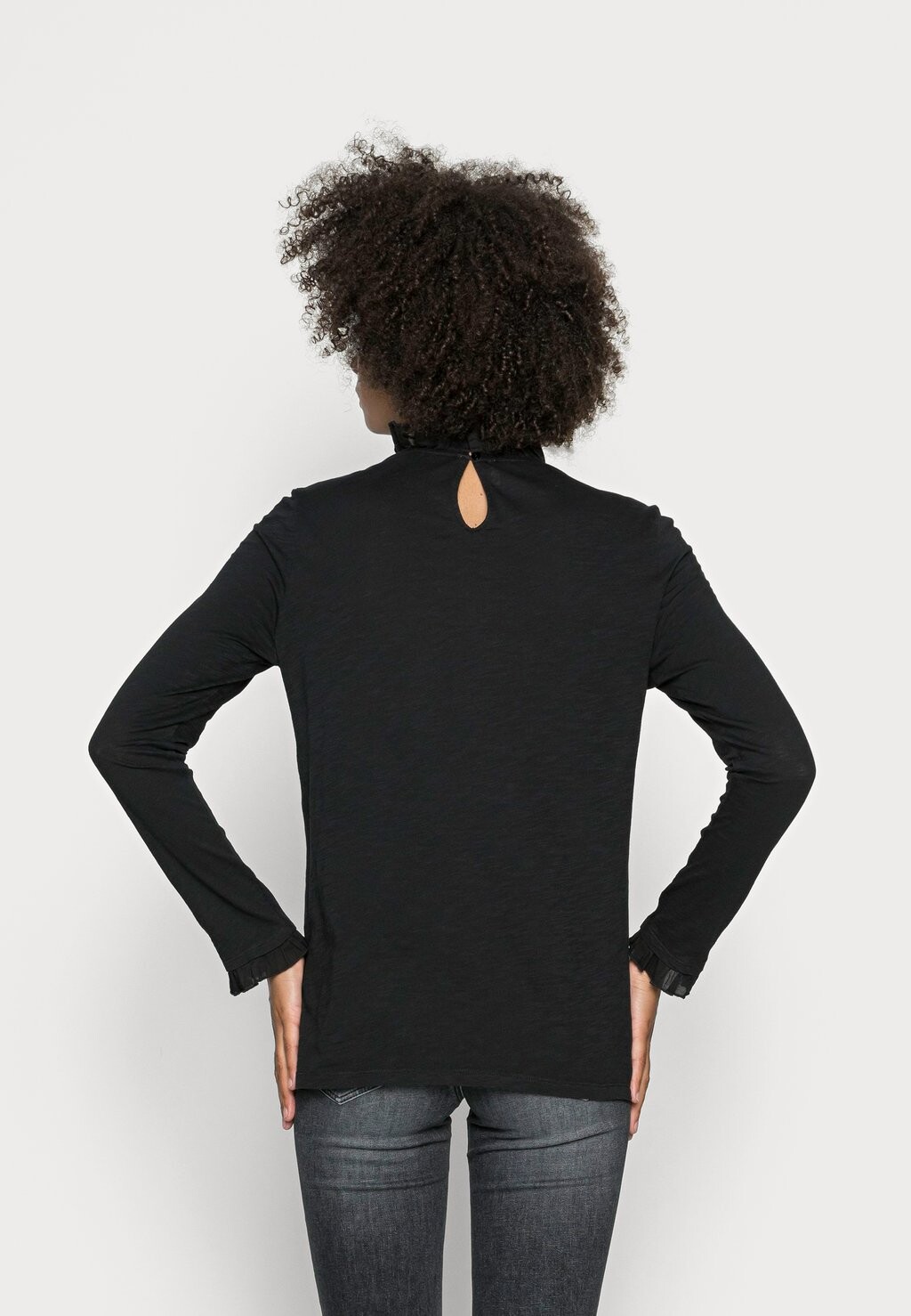 Топ с длинными рукавами SLUB FRILL Rich & Royal, цвет black
Топ с длинными рукавами SLUB FRILL Rich & Royal, цвет black