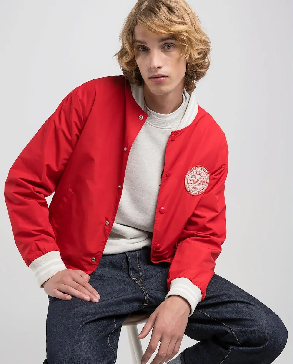Мужская куртка-бомбер на пуговицах Replay, красный
Мужская куртка-бомбер на пуговицах Replay, красный