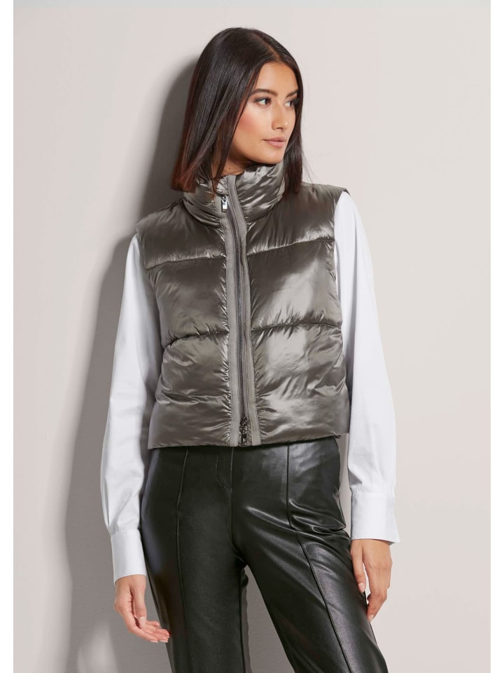 MADELEINE Летний жилет с глянцевой отделкой графитового цвета
MADELEINE Летний жилет с глянцевой отделкой графитового цвета