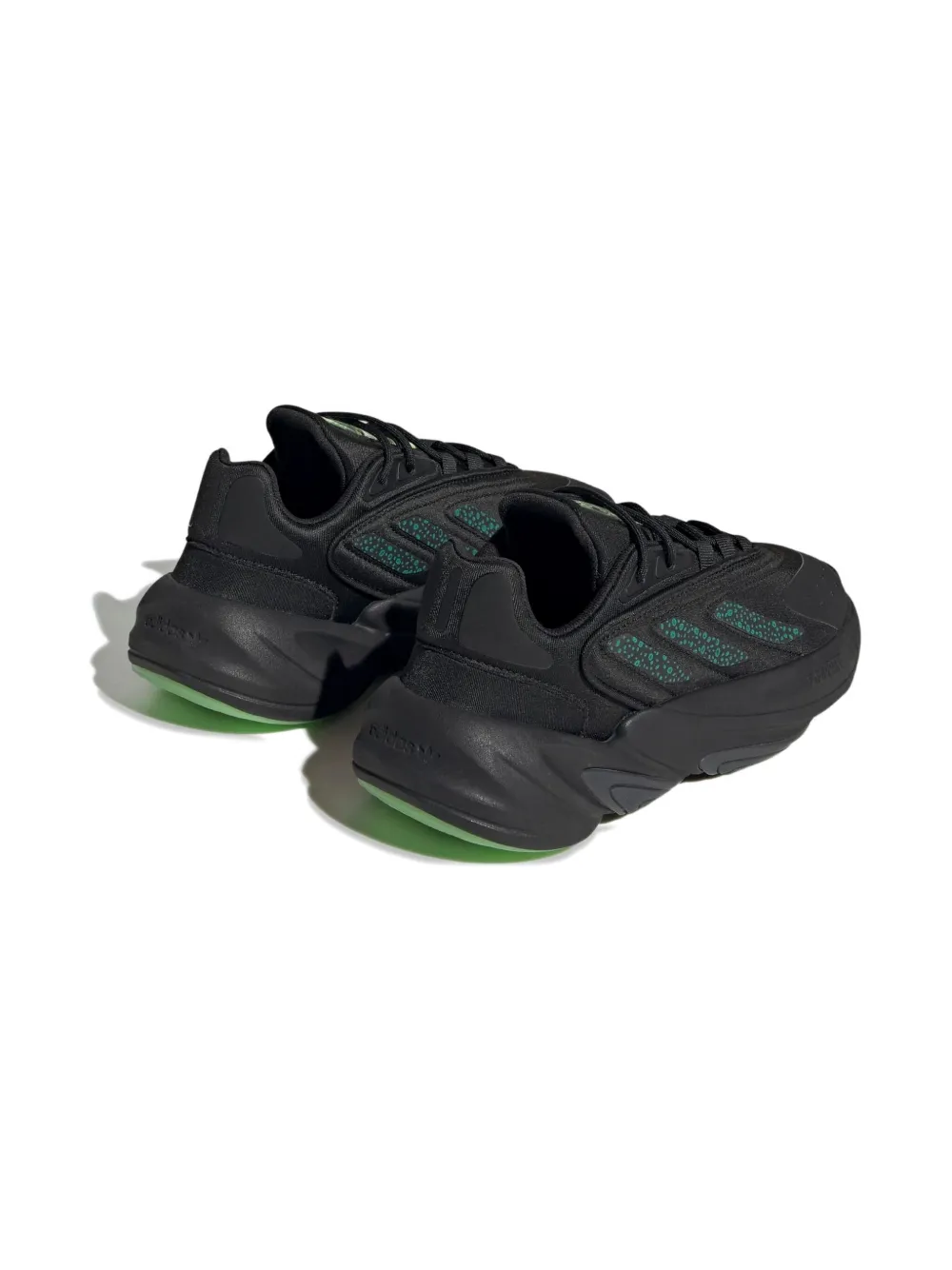 Узорчатые кроссовки Ozelia на шнуровке adidas Kids, черный
Узорчатые кроссовки Ozelia на шнуровке adidas Kids, черный