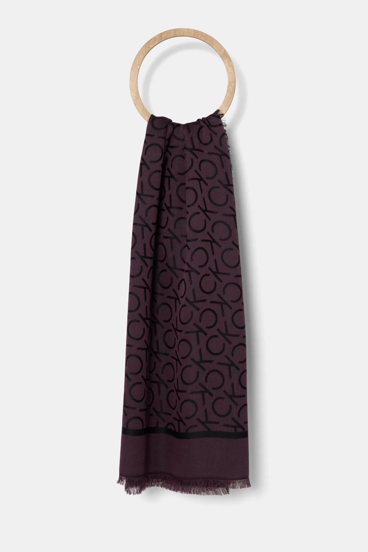 Шарф Calvin Klein, черный
Шарф Calvin Klein, черный