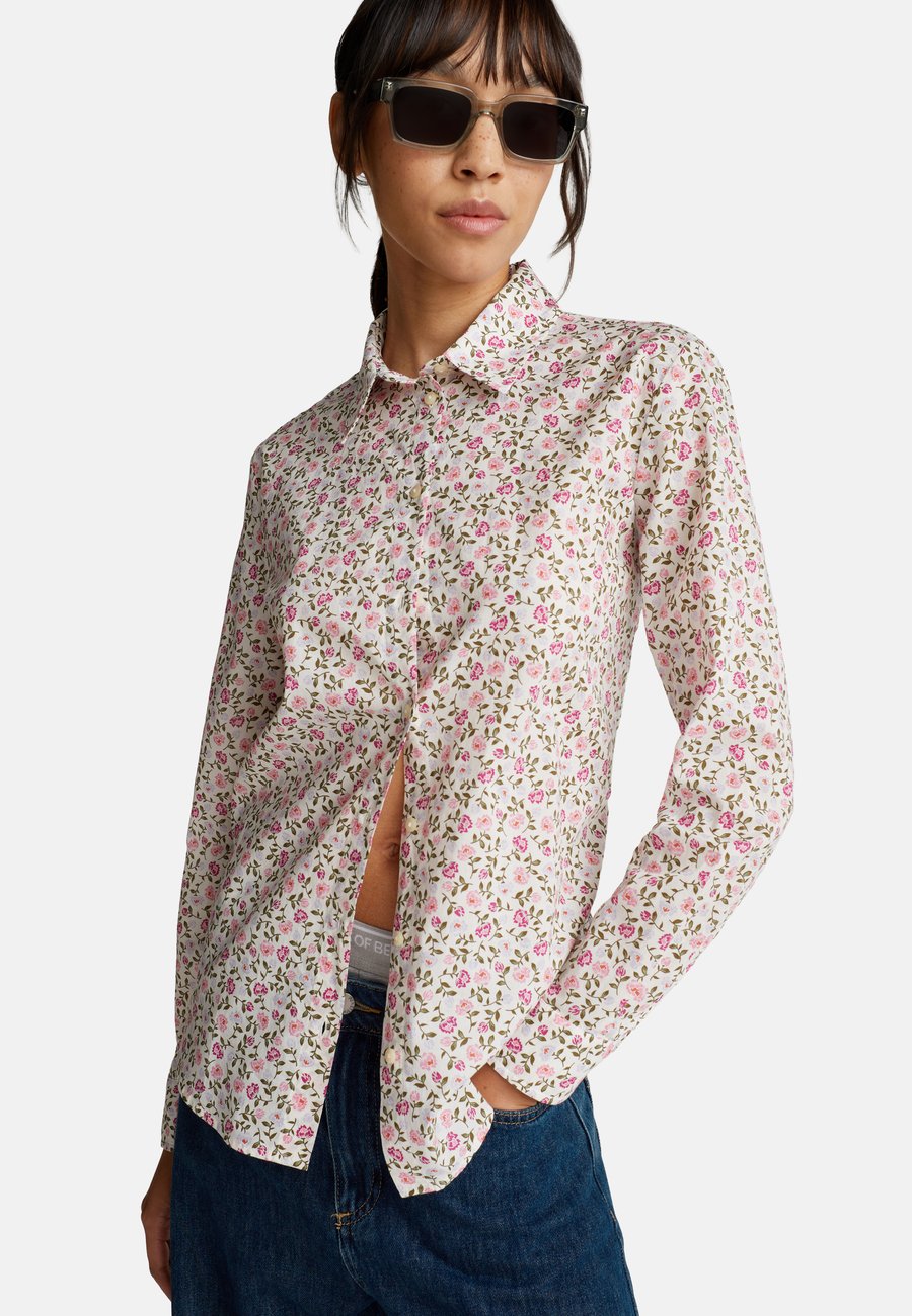 Блуза United Colors of Benetton Button-down blouse, Cream/Off-White
Блуза United Colors of Benetton Button-down blouse, Cream/Off-White