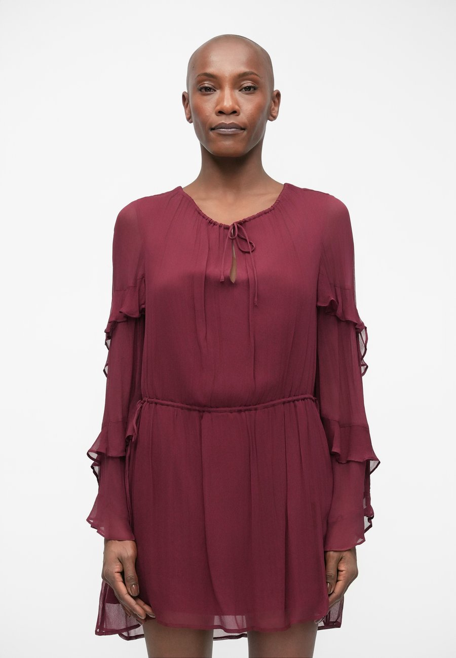 Платье DESIGNERS REMIX IOLA SLEEVE DRESS, Bordeaux
Платье DESIGNERS REMIX IOLA SLEEVE DRESS, Bordeaux