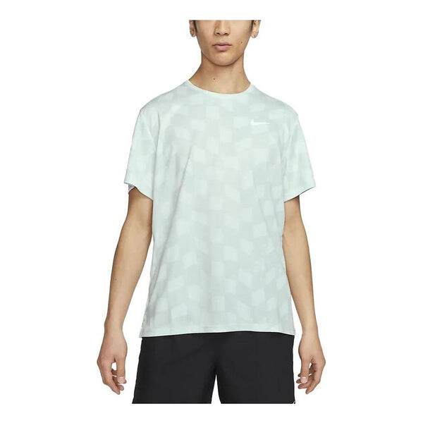 Футболка Nike Dri-FIT Miler Short-Sleeve Running Top 'Green', зеленый
Футболка Nike Dri-FIT Miler Short-Sleeve Running Top 'Green', зеленый