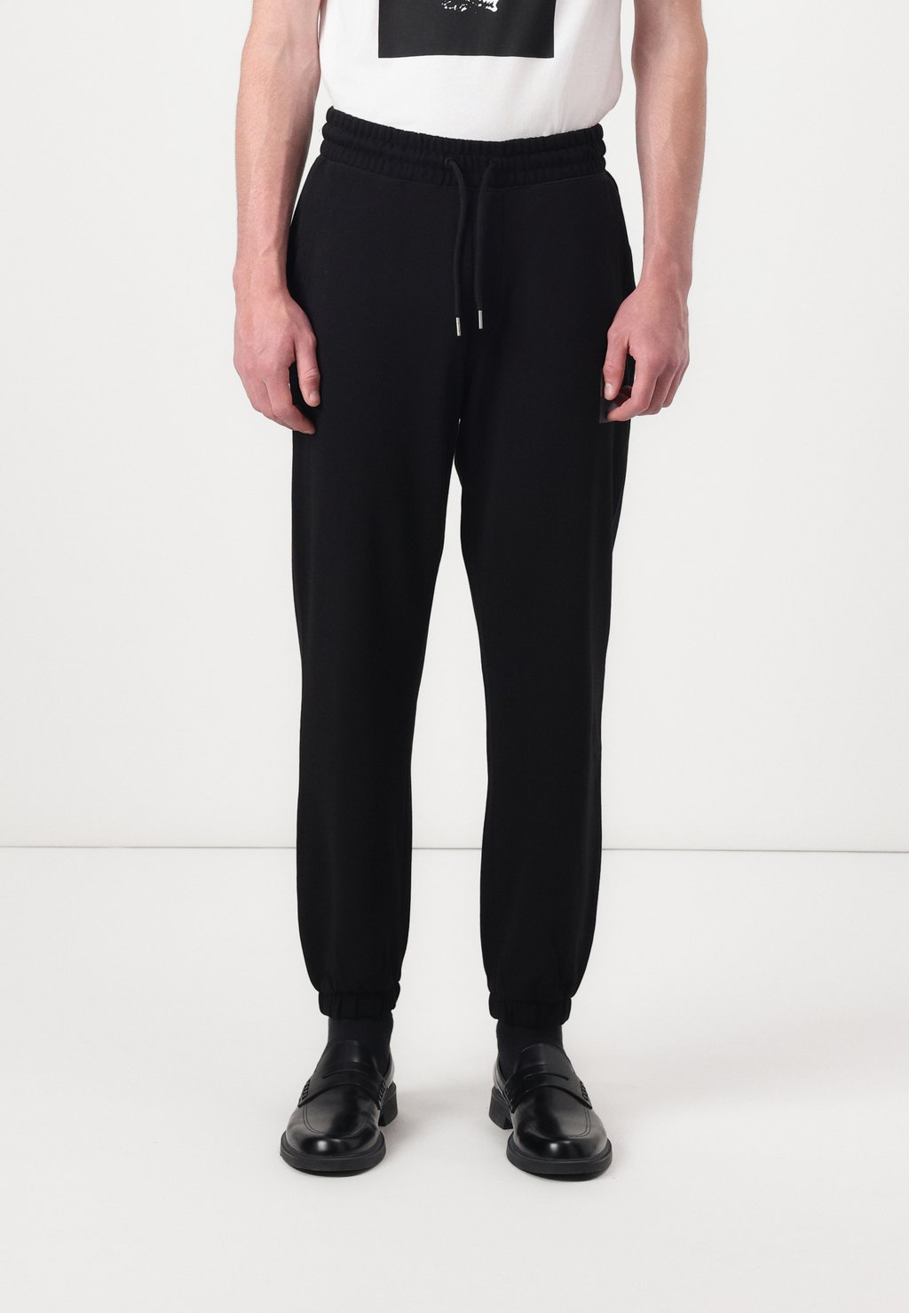 Спортивные штаны DUSPLITAN HUGO, черный
Спортивные штаны DUSPLITAN HUGO, черный