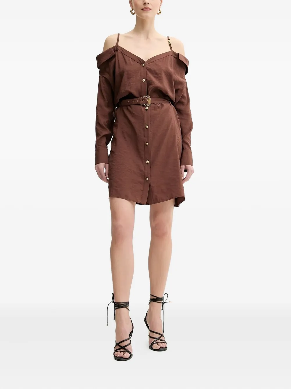 Платье-рубашка с открытыми плечами и поясом Versace Jeans Couture, коричневый
Платье-рубашка с открытыми плечами и поясом Versace Jeans Couture, коричневый